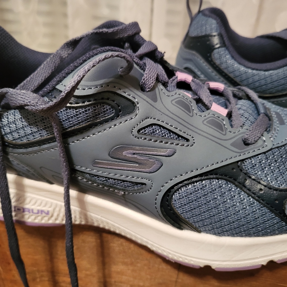Women's  Sketchers Go Run Consistent Sneakers
